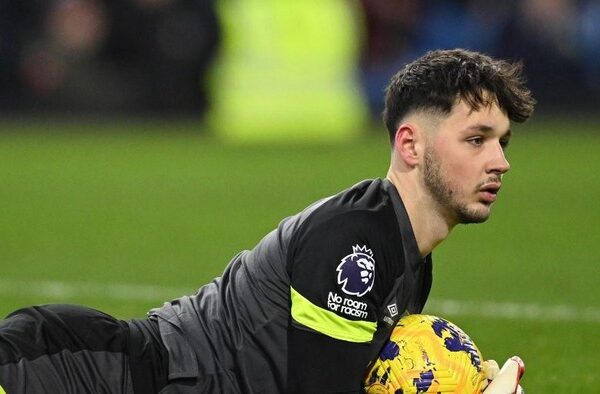 Kiper Burnley Masuk Radar Manchester City untuk Kembali Kiper Burnley Masuk Radar Manchester City untuk Kembali