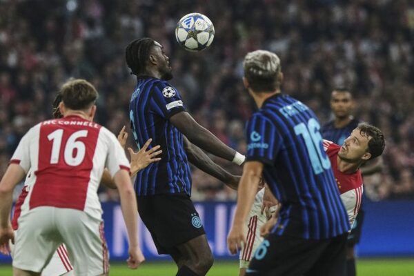 Rapor Pemain Inter Milan: Amsterdam Jadi Panggung Penegasan Calhanoglu dan Thuram