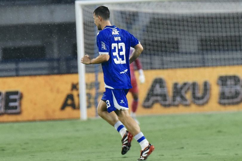 Bojan Hodak Puji Penampilan Persib Seusai Bungkam Persebaya di BRI Super League